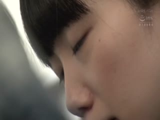 被痴汉在电车角落偷偷强制口交脸蛋满布口水哭泣打盹的女学生